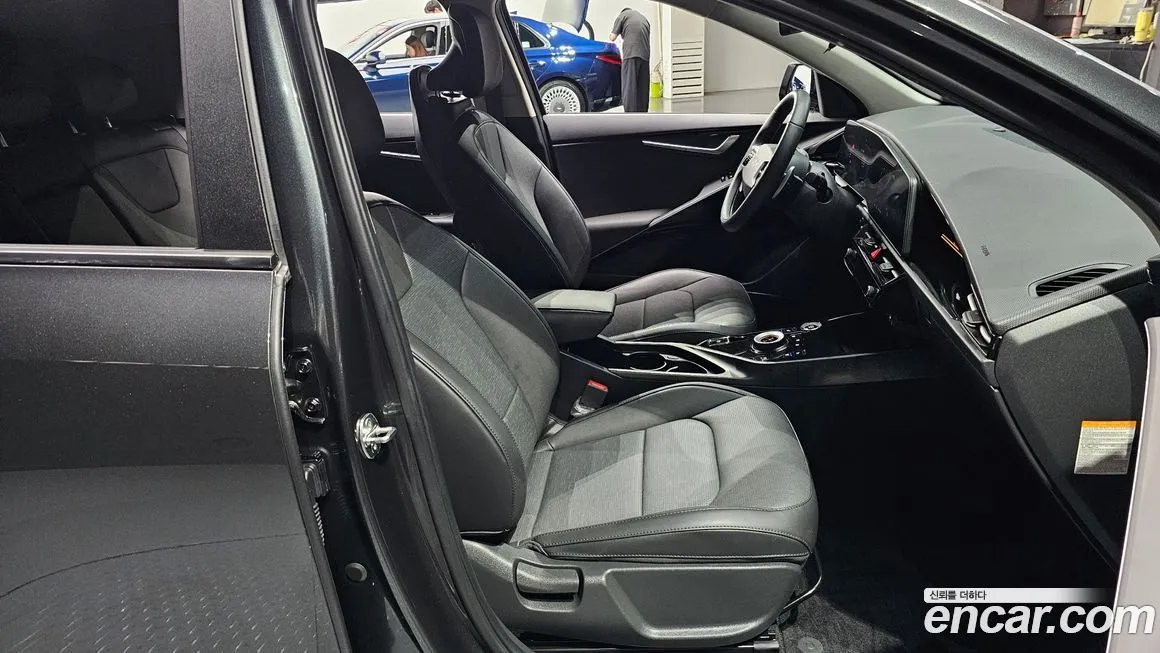 Kia Niro — фото 10