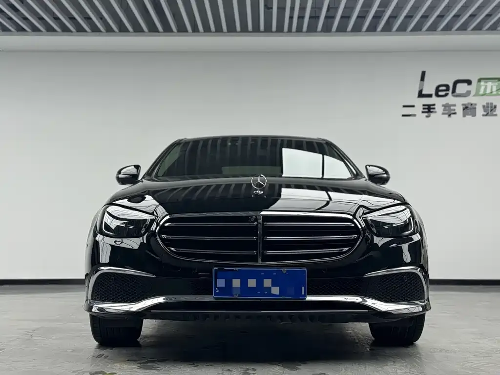 Mercedes-Benz E-Class — фото 2