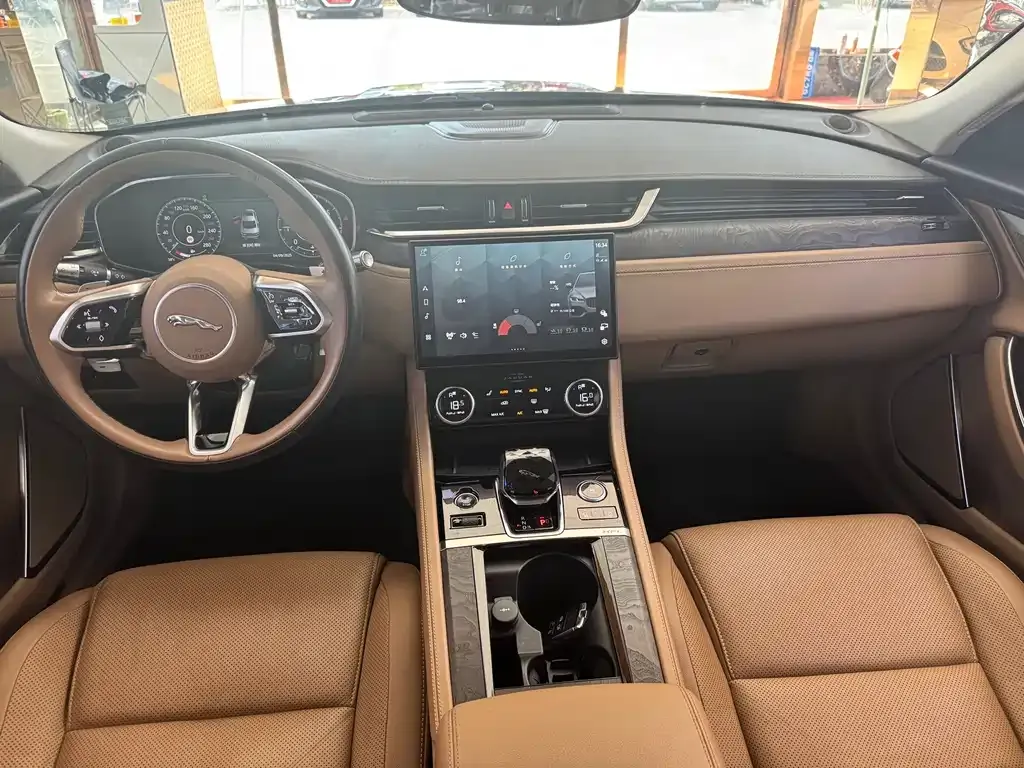 Jaguar XFL 2021 из CN, фото 10