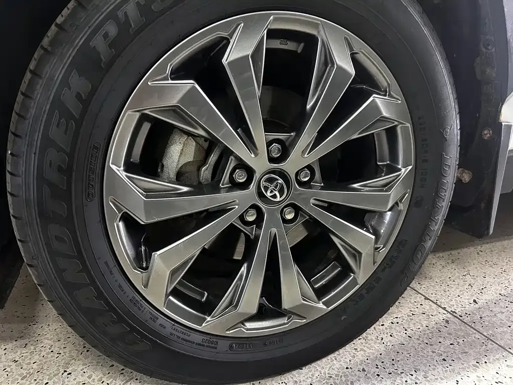 Toyota RAV4 2024 из CN, фото 10