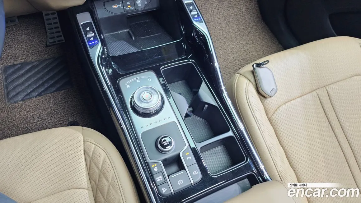 Kia Sorento — фото 9