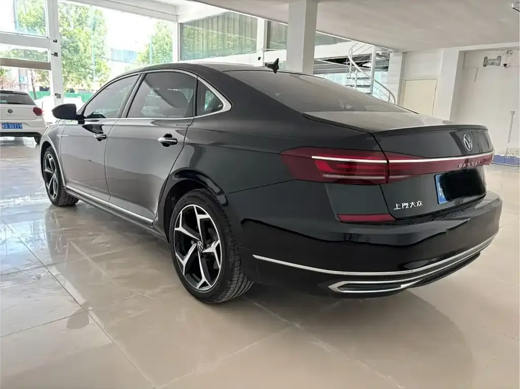 Volkswagen Passat — фото 5