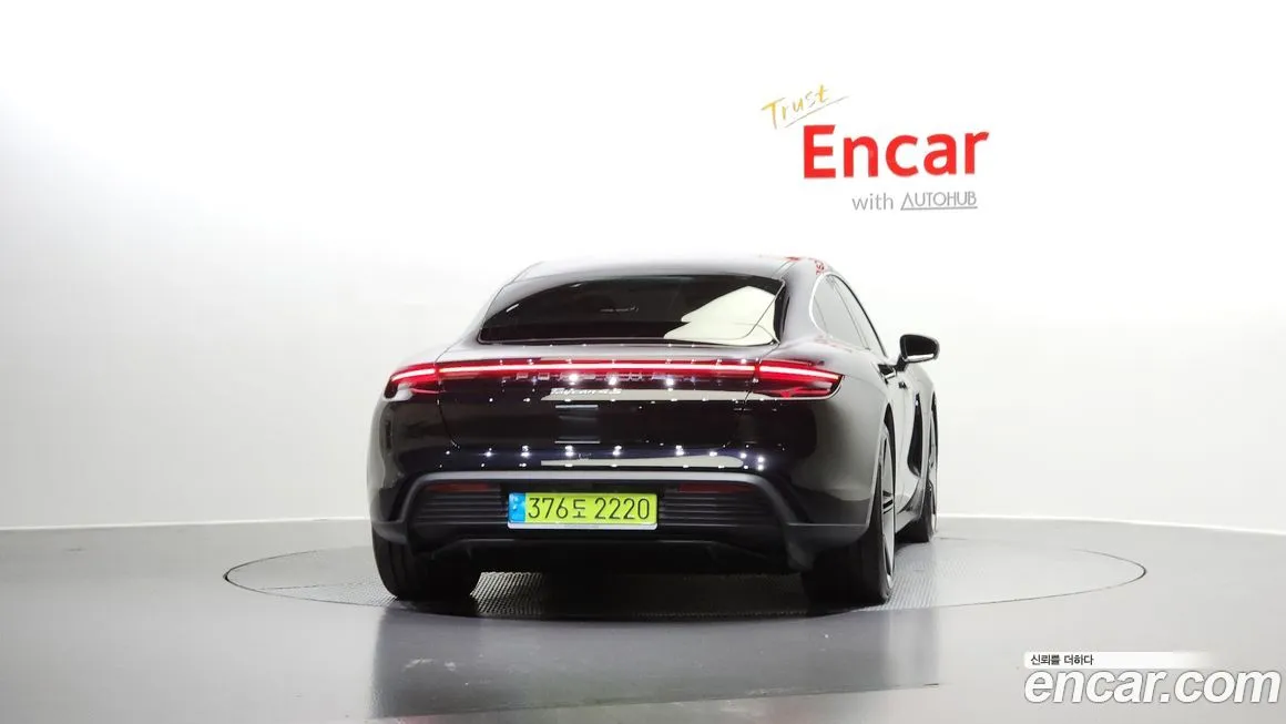Porsche Taycan 2024 из KR, фото 4