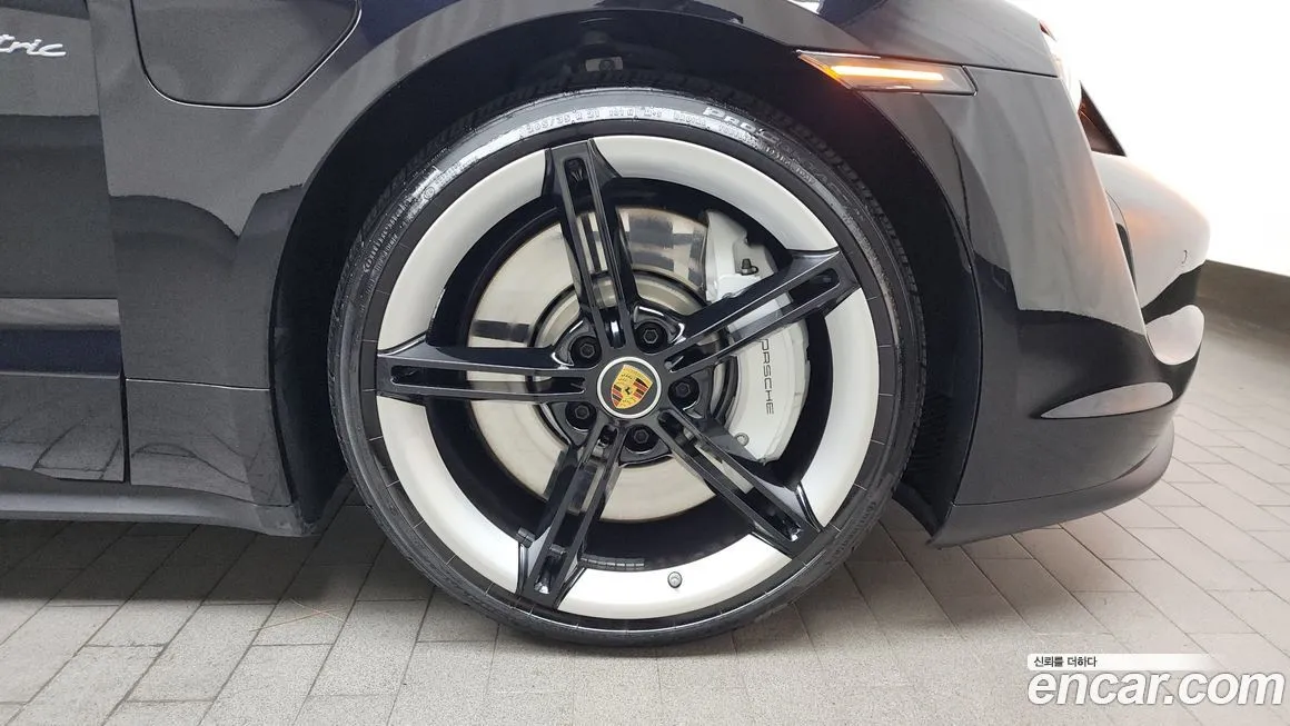Porsche Taycan 2024 из KR, фото 5