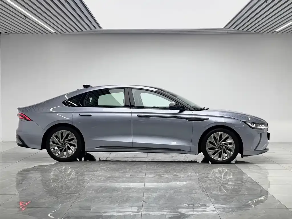Lincoln Z 2024 из CN, фото 4
