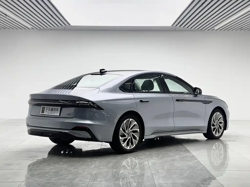 Lincoln Z 2024 из CN, фото 5