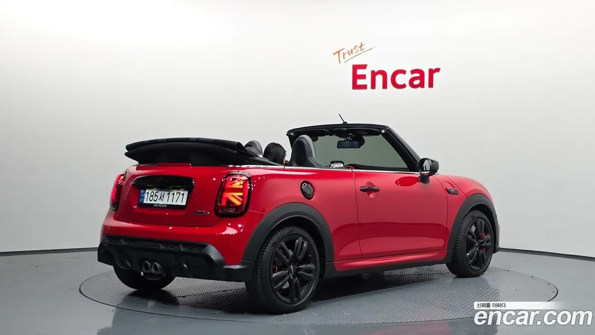 Mini Cooper Convertible 2023 из KR, фото 2