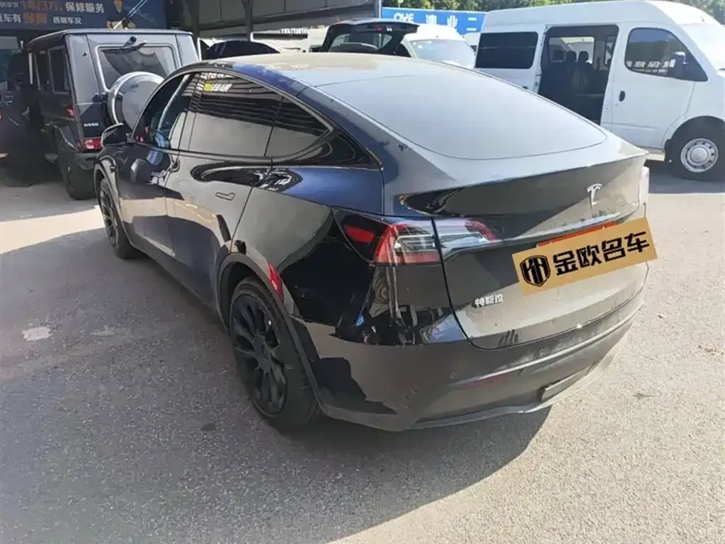 Tesla Model Y — фото 4