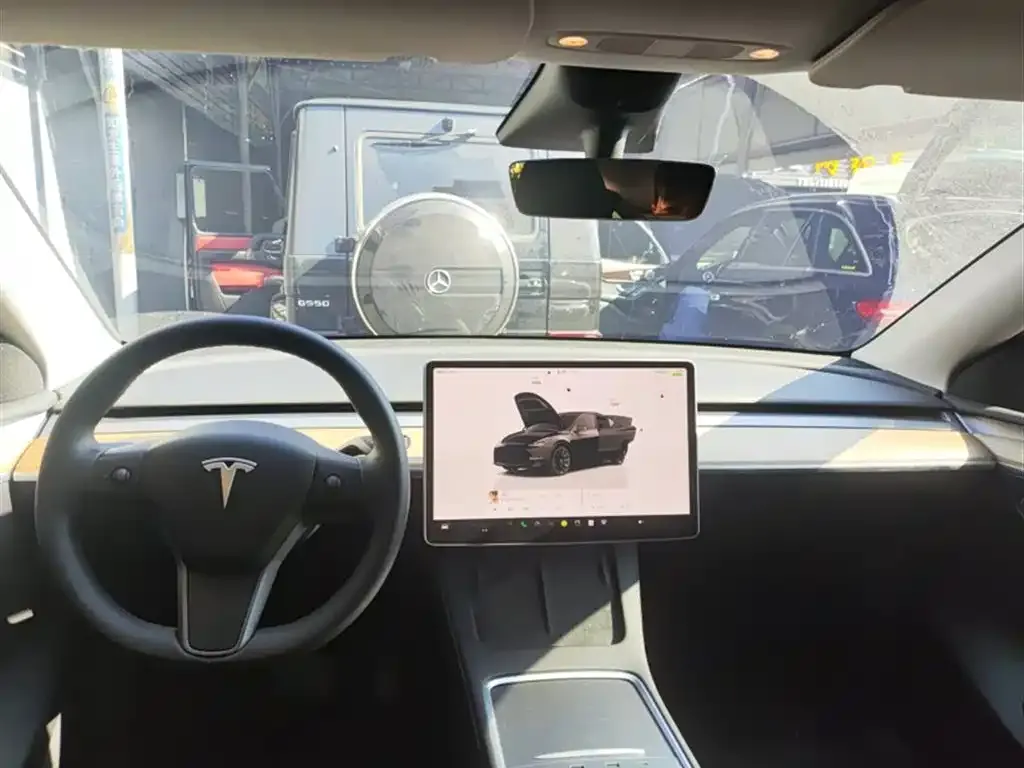 Tesla Model Y — фото 7