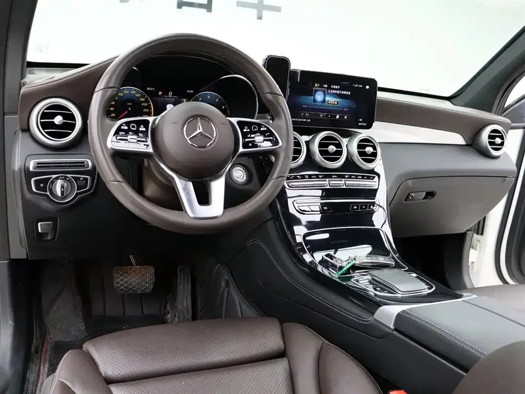 Mercedes-Benz GLC — фото 9