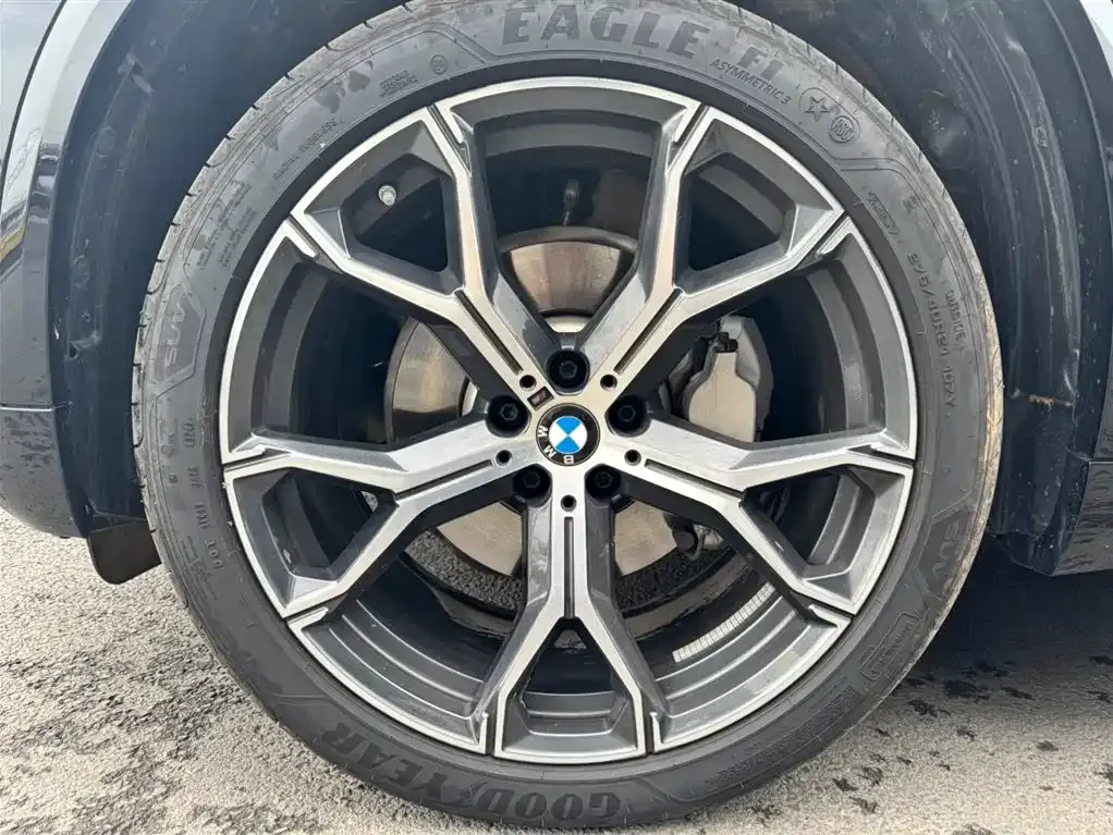 BMW X5 — фото 8