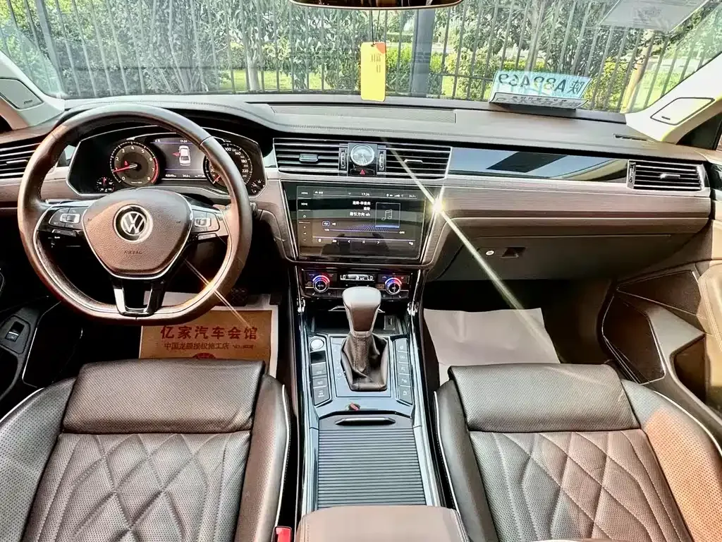 Volkswagen Phideon 2023 из CN, фото 5