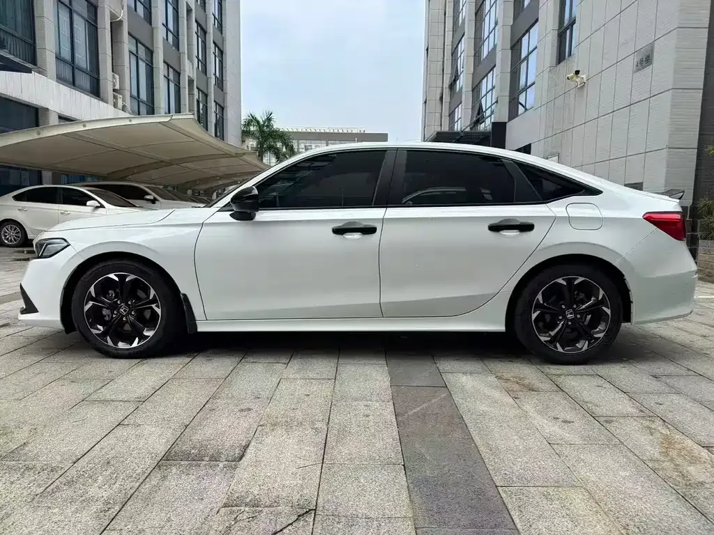 Honda Civic 2023 из CN, фото 4