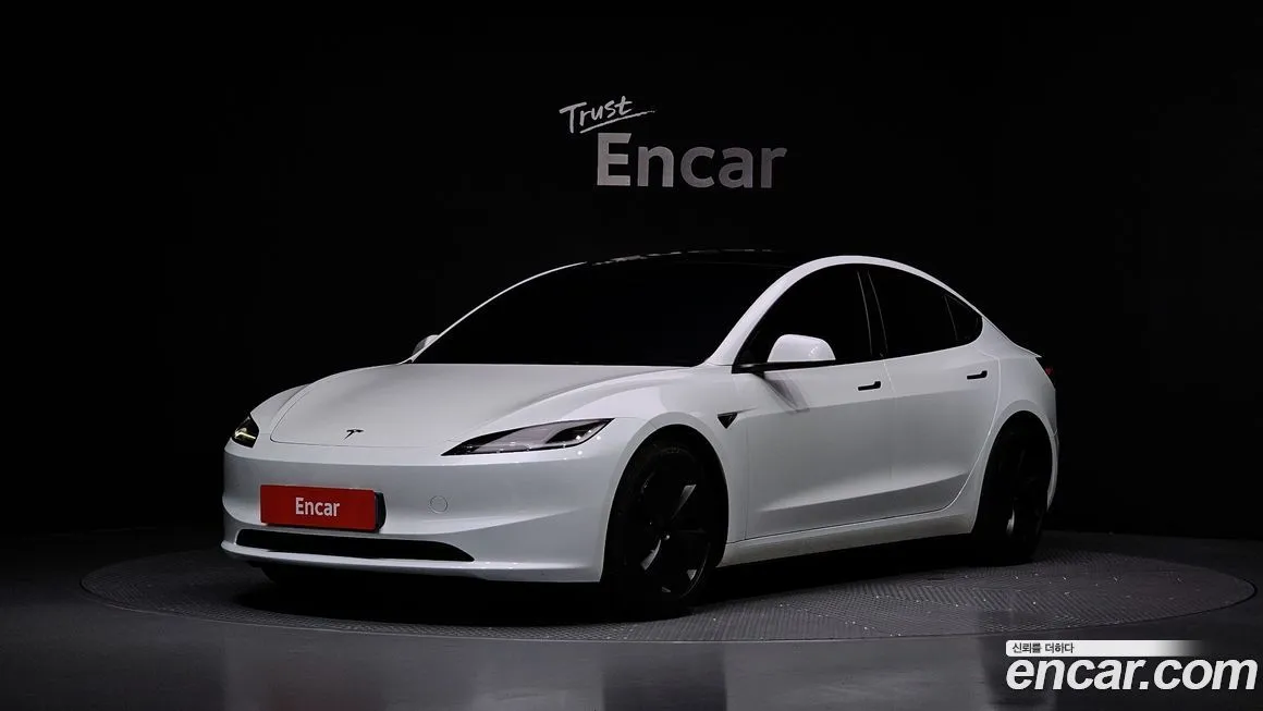 Tesla Model 3 — фото 1