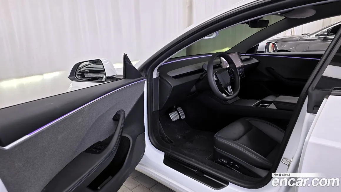 Tesla Model 3 — фото 10