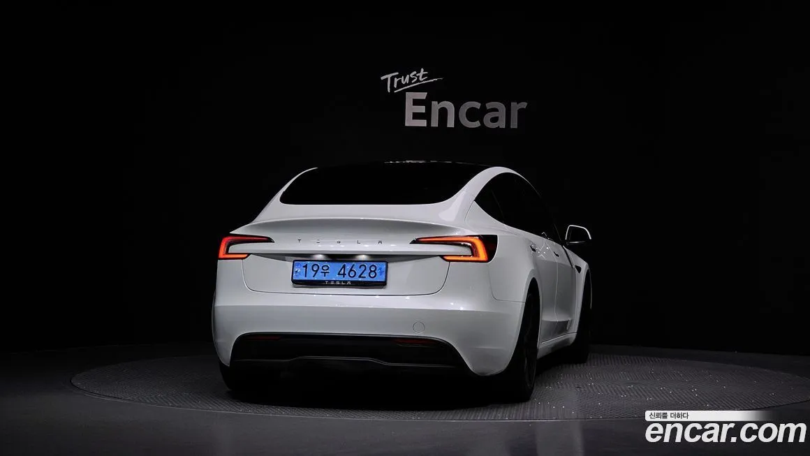 Tesla Model 3 — фото 4