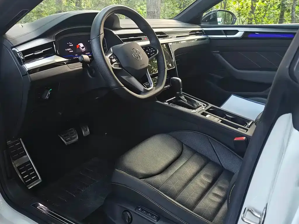 Volkswagen CC 2024 из CN, фото 4