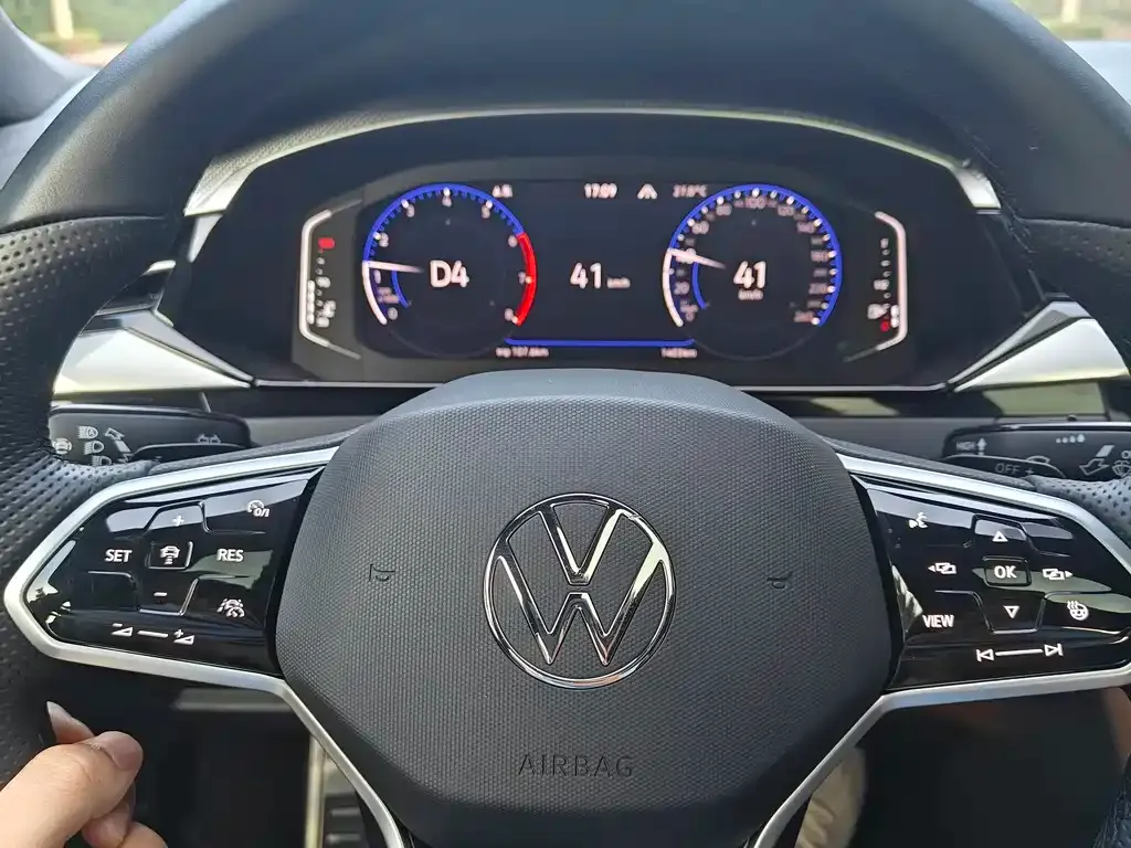 Volkswagen CC 2024 из CN, фото 6