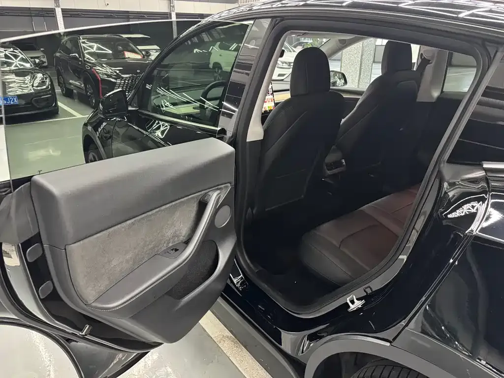 Tesla Model Y 2021 из CN, фото 10