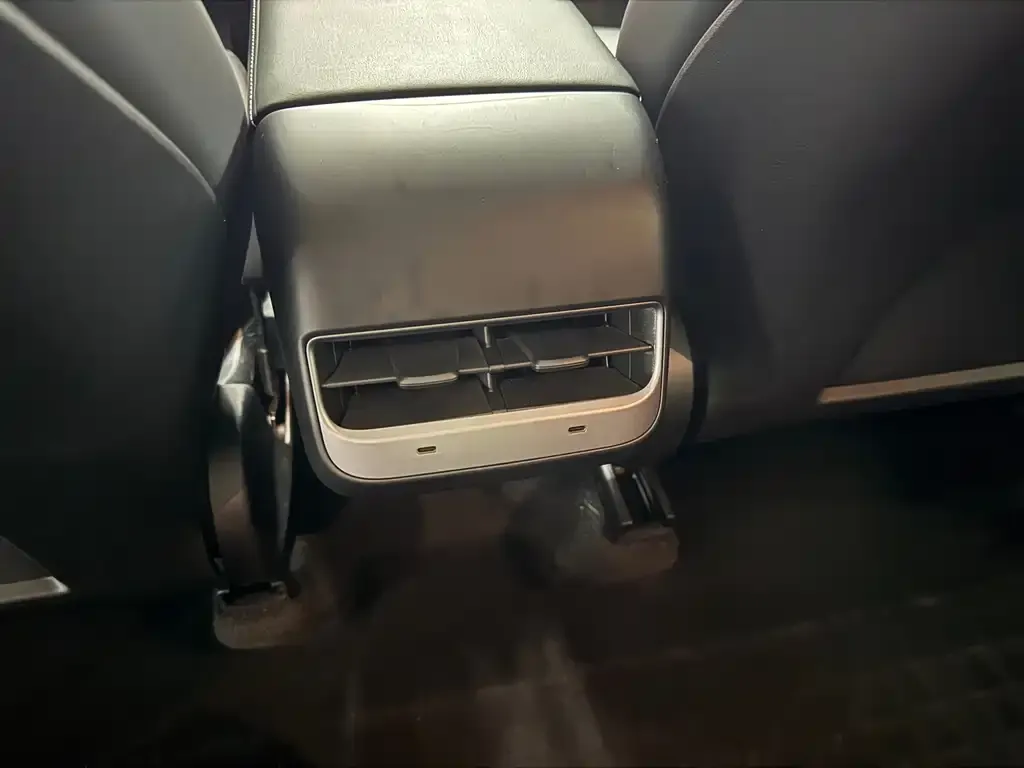 Tesla Model Y 2021 из CN, фото 9