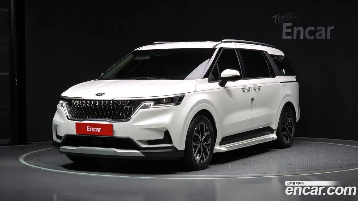 Kia Carnival — фото 1