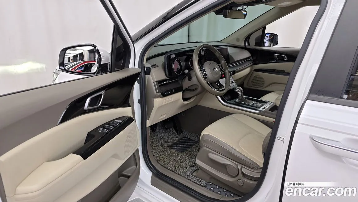 Kia Carnival — фото 10