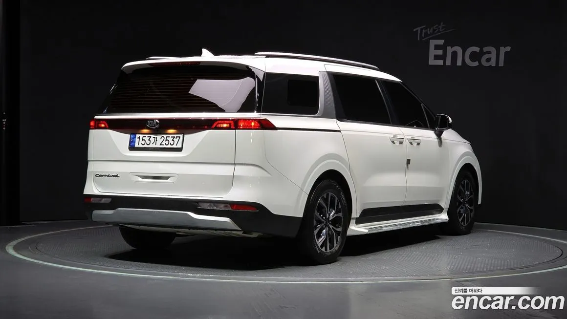 Kia Carnival — фото 2