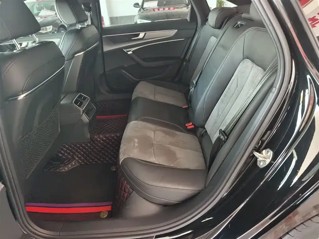 Audi A6L 2021 из CN, фото 8