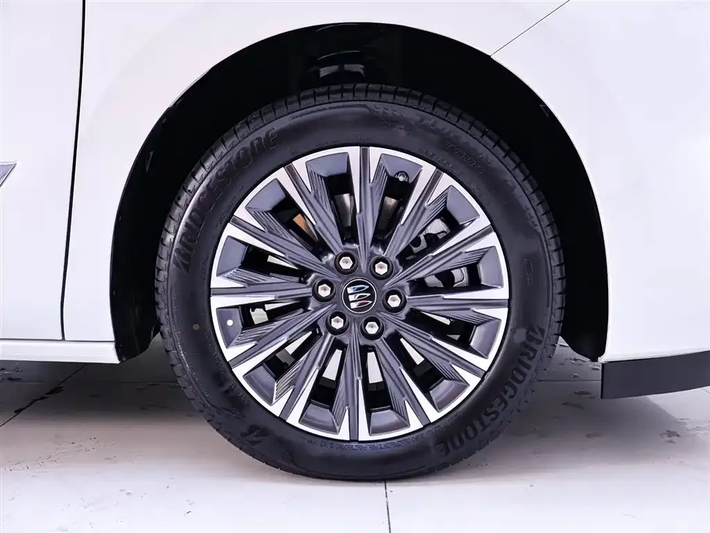Buick GL8 2025 из CN, фото 6