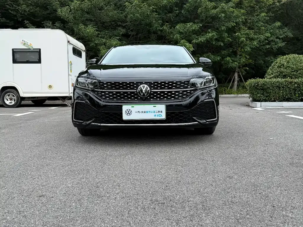 Volkswagen Passat 2023 из CN, фото 2