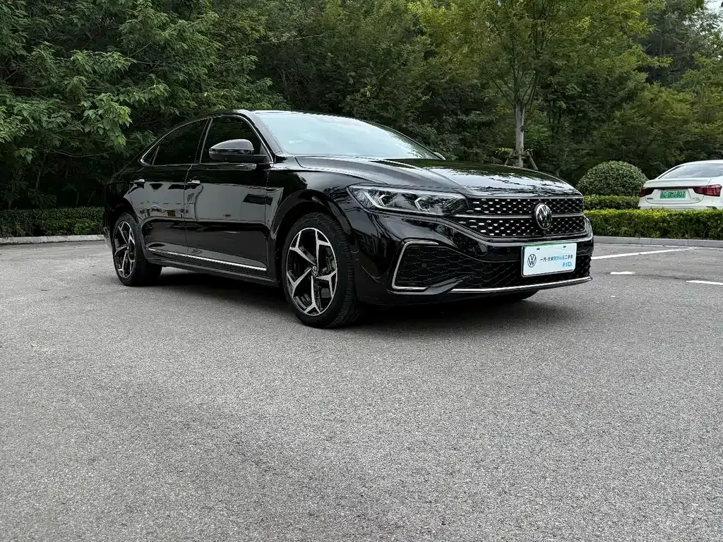 Volkswagen Passat 2023 из CN, фото 3