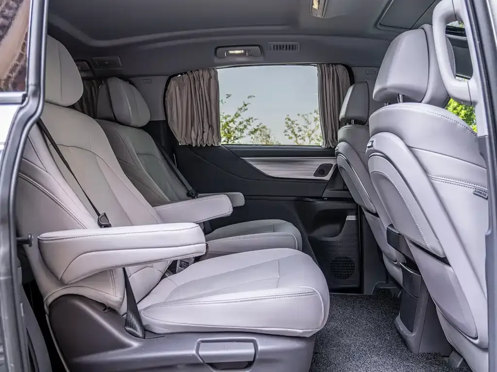 Buick GL8 2025 из CN, фото 10