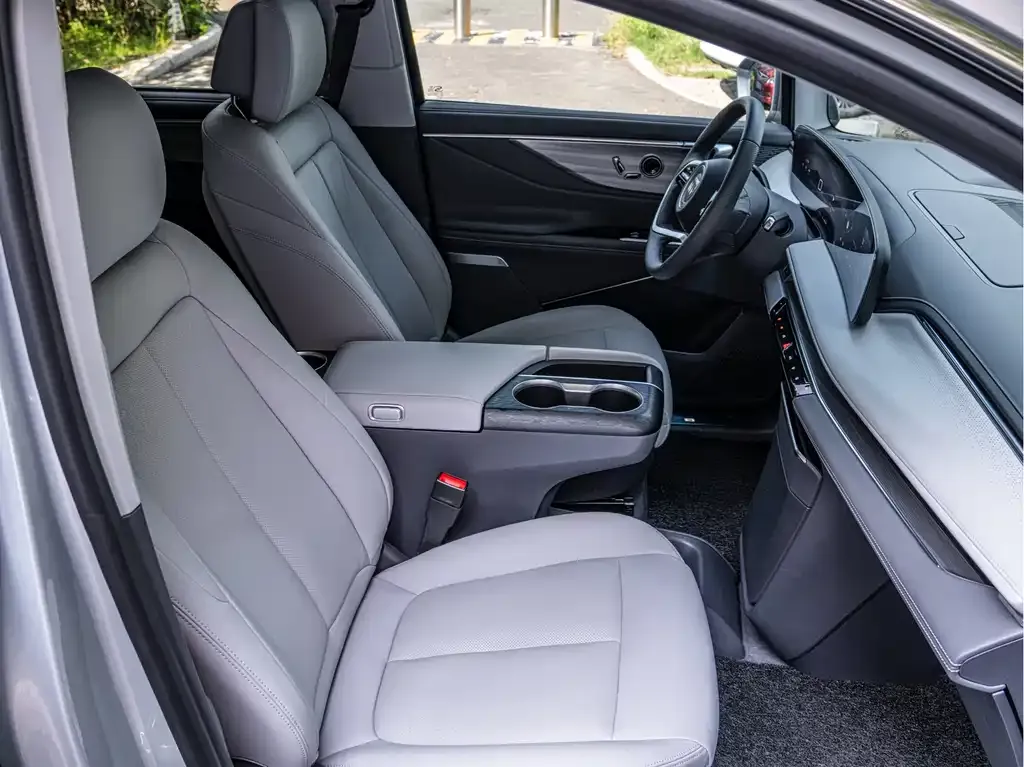Buick GL8 2025 из CN, фото 6