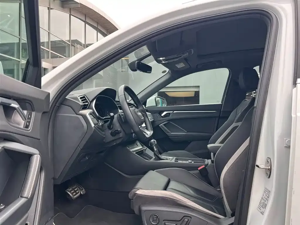 Audi Q3 2024 из CN, фото 9