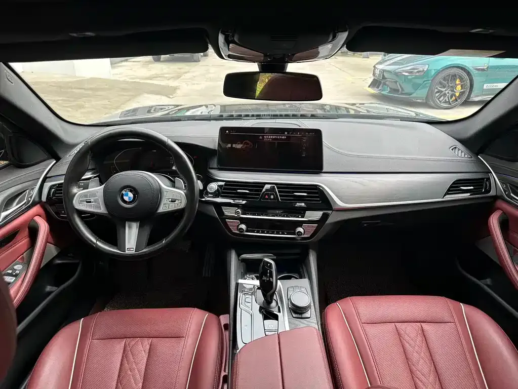 BMW 5 Series 2022 из CN, фото 8