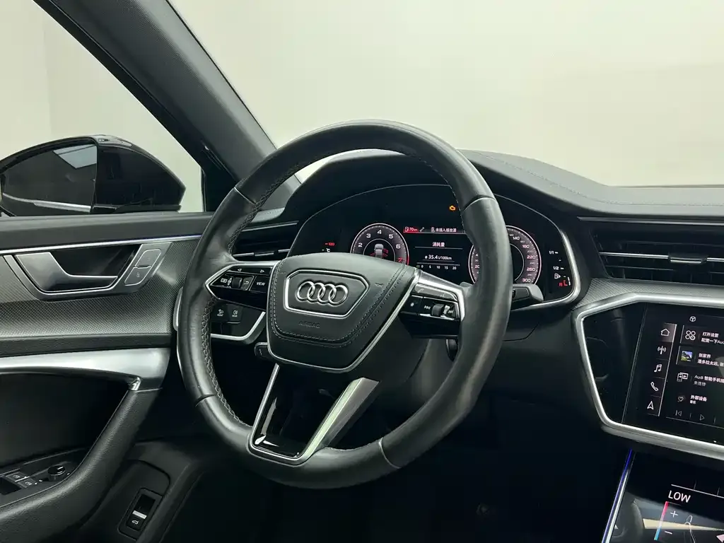 Audi A6L 2023 из CN, фото 6