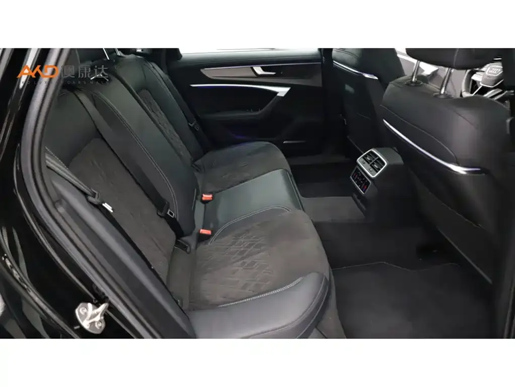 Audi A6L 2021 из CN, фото 8
