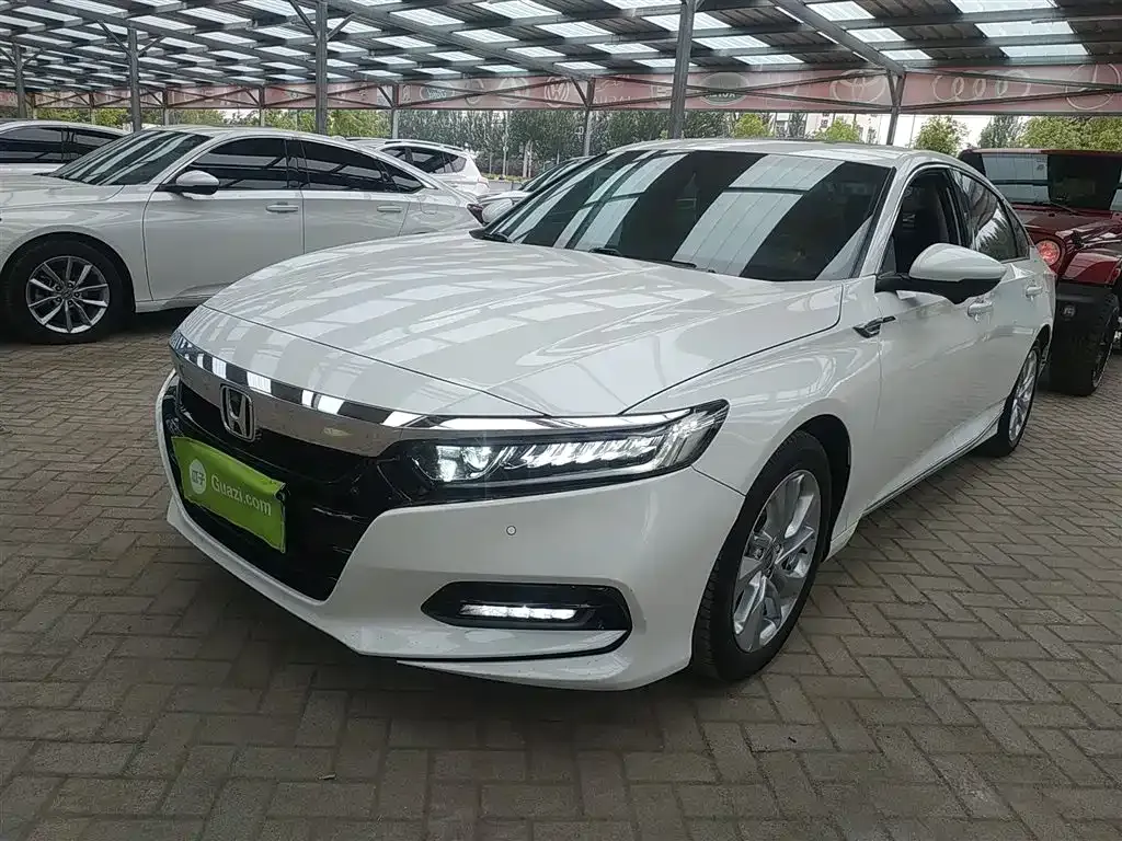 Honda Accord — фото 1