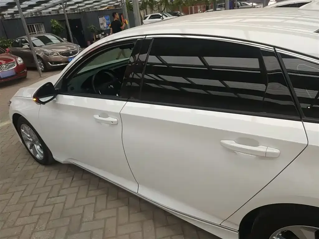 Honda Accord — фото 5