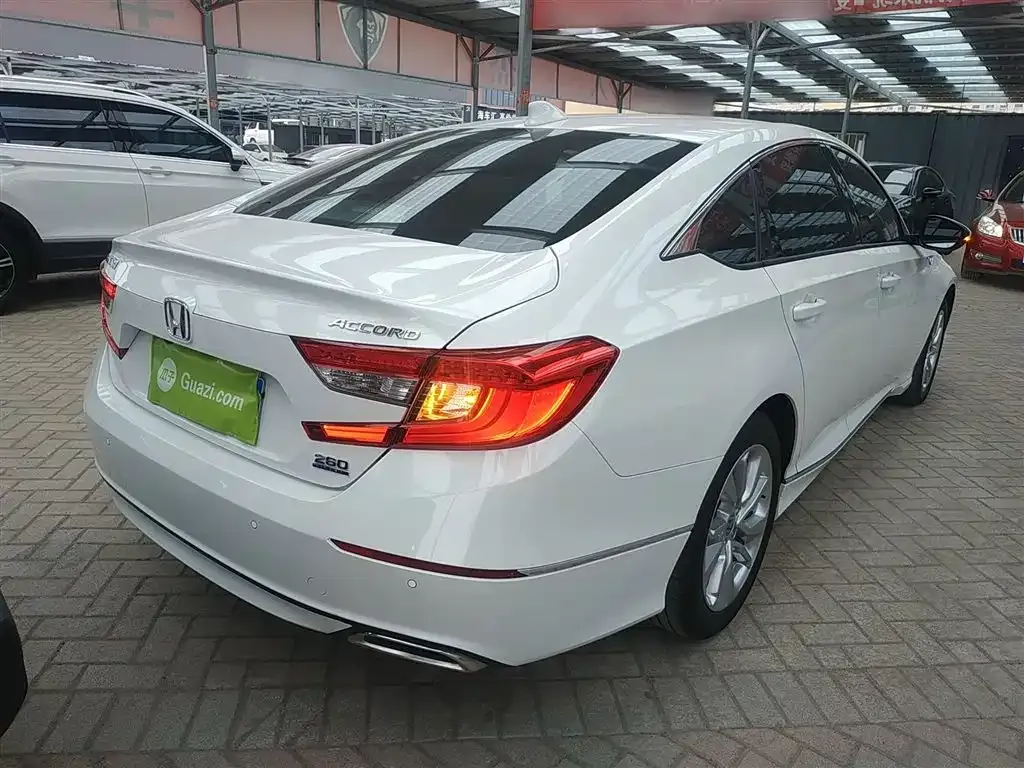 Honda Accord — фото 7
