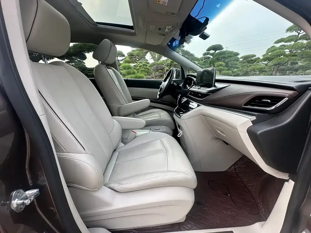 Buick GL8 2021 из CN, фото 10