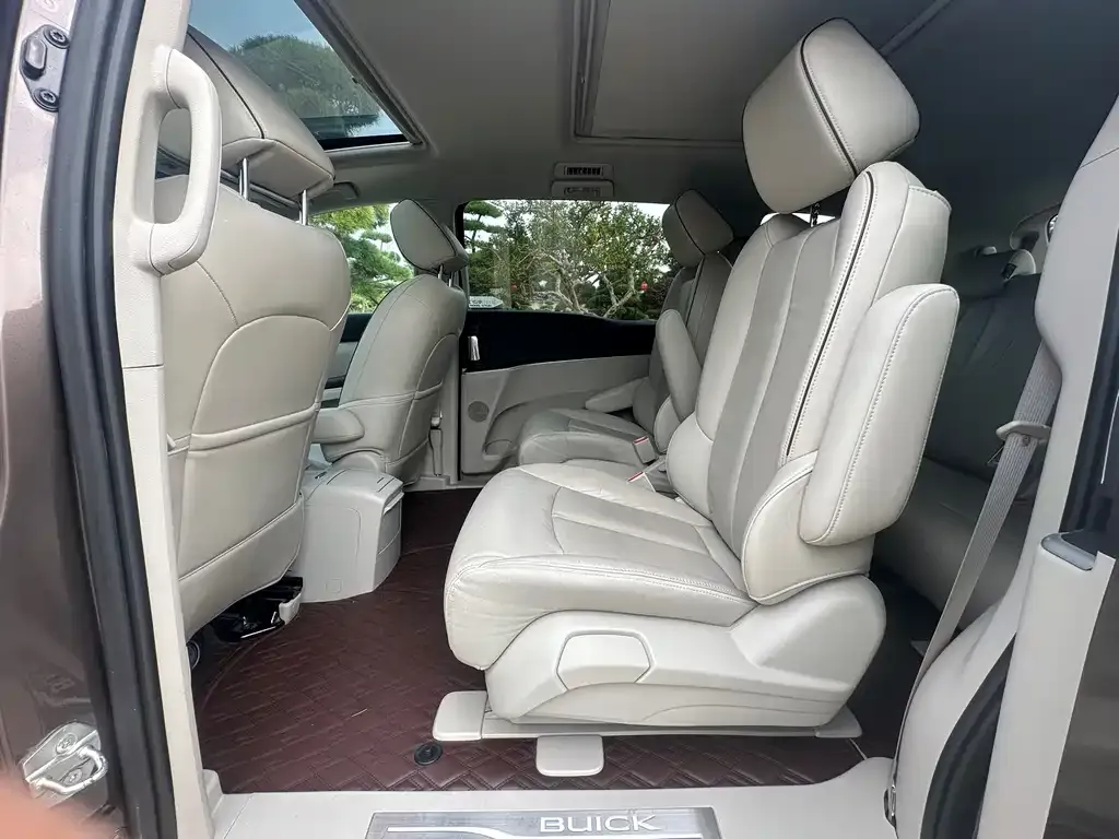Buick GL8 2021 из CN, фото 8