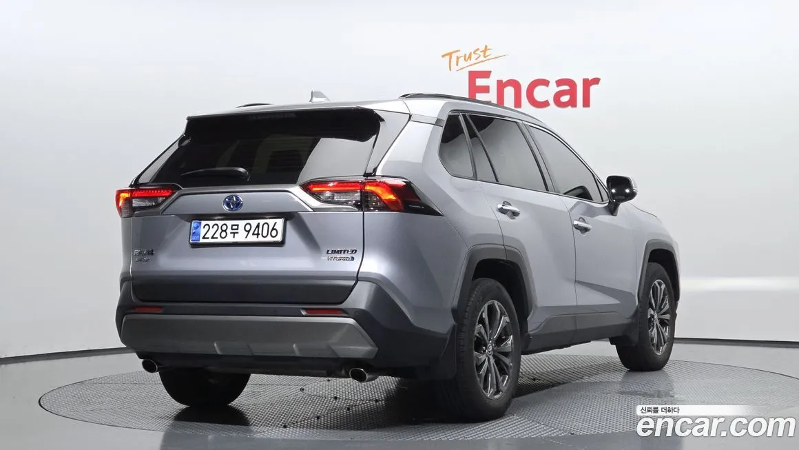 Toyota RAV4 — фото 2