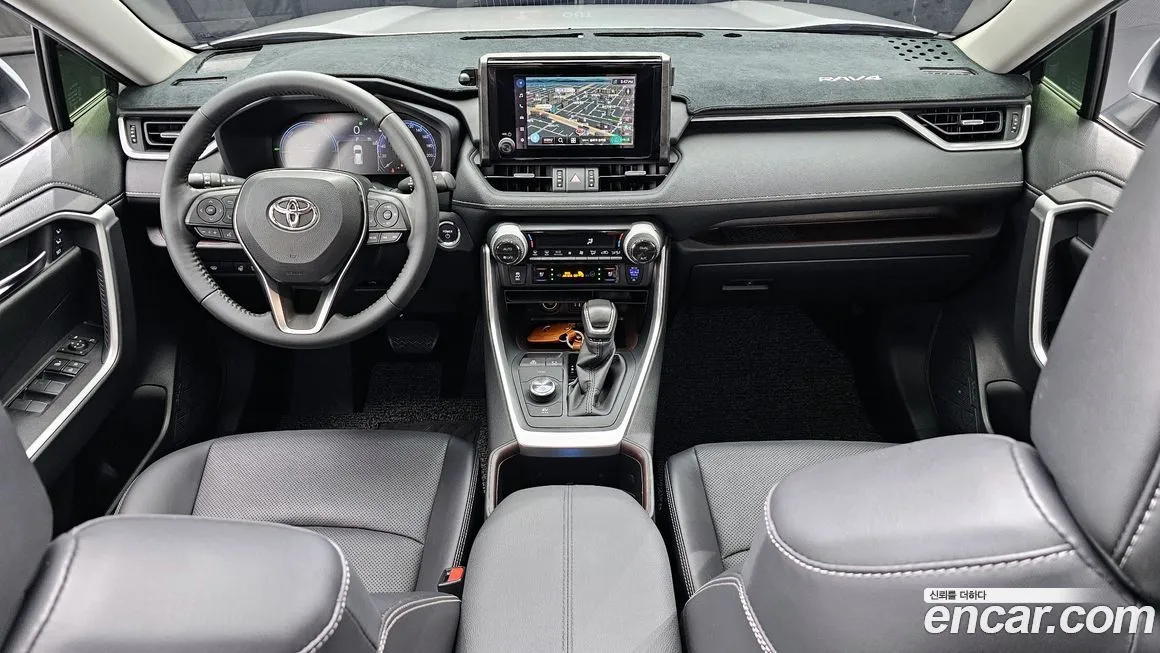 Toyota RAV4 — фото 7
