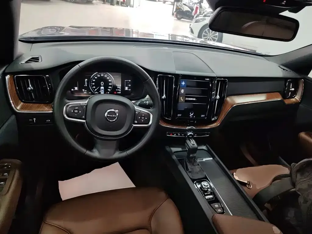 Volvo XC60 2021 из CN, фото 10