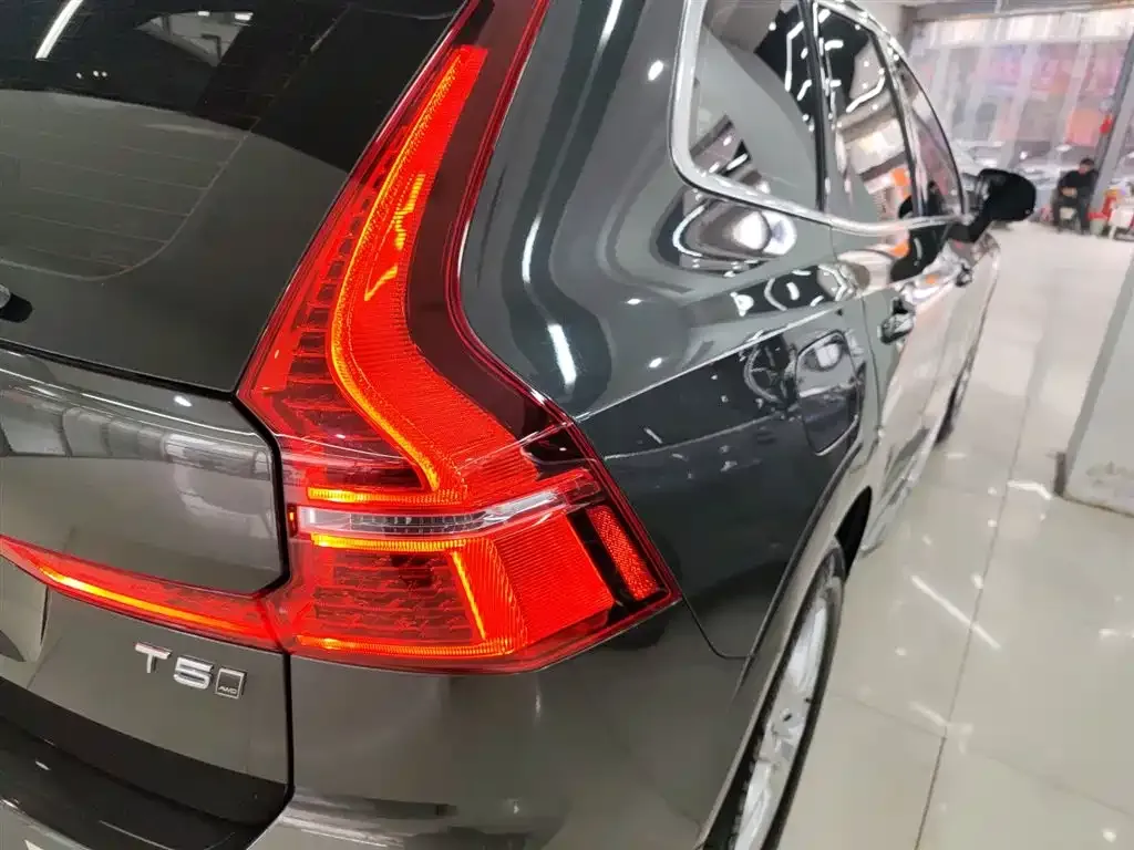 Volvo XC60 2021 из CN, фото 8