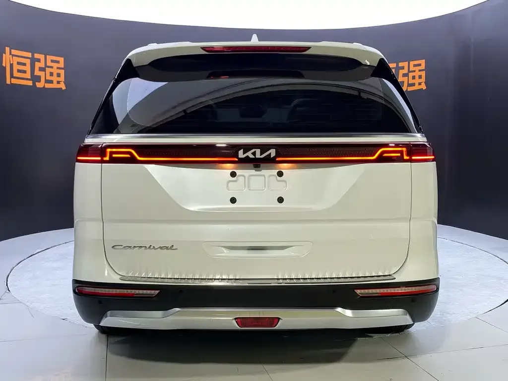 Kia Carnival 2021 из CN, фото 4