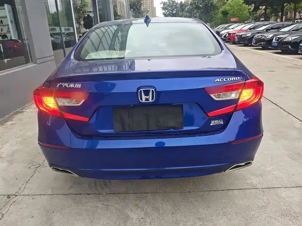 Honda Accord — фото 6