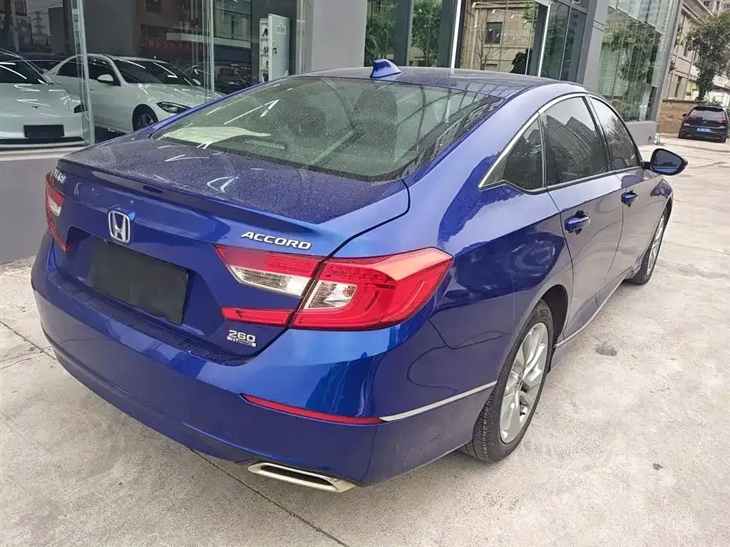 Honda Accord — фото 7