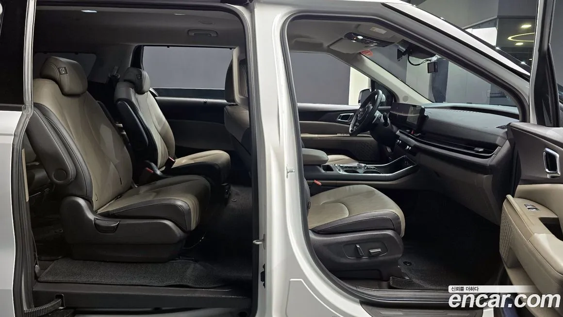 Kia Carnival — фото 10
